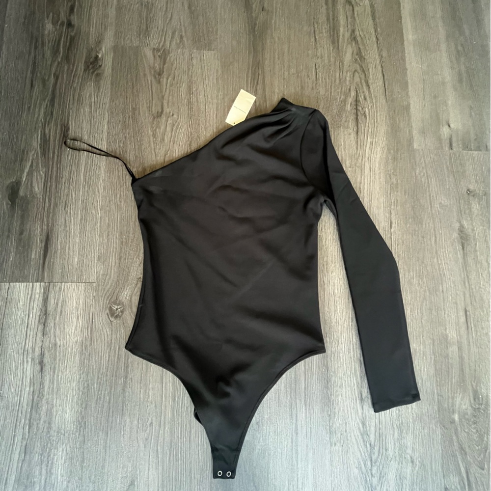 Abercrombie black bodysuit one shoulder